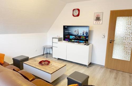 Steinfeld Apartment | Gesamte Oberwohnung 3 Betten 2 Schlafzimmer