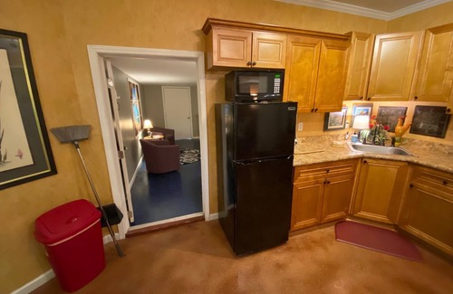 Kennesaw Apartment | Get original accommodations or supersize with our new"Blueroom" master bedroom.