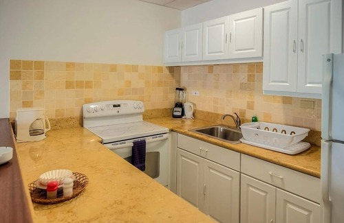 Shoal Bay House | Get Ready for Blissful Getaway! Full Kitchen, Outdoor Pool, FREE Parking, Spa!