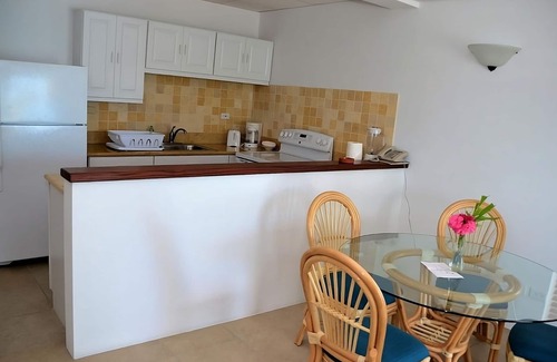 Shoal Bay House | Get Ready for Blissful Getaway! Full Kitchen, Outdoor Pool, FREE Parking, Spa!