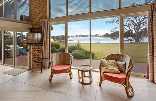 Raymond Island House | Getaway - A getaway with stunning water views, open-plan living & fireplace