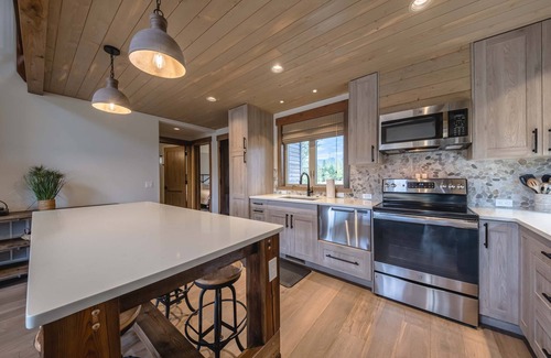 Lincoln County House | Getaway at the Wilderness Club w/Hot Tub!