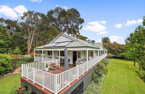 Tynong North Cottage | Getaway for Couples/Families. Gateway to Gippsland