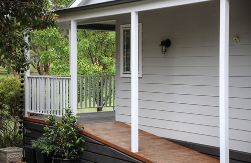 Tynong North Cottage | Getaway for Couples/Families. Gateway to Gippsland