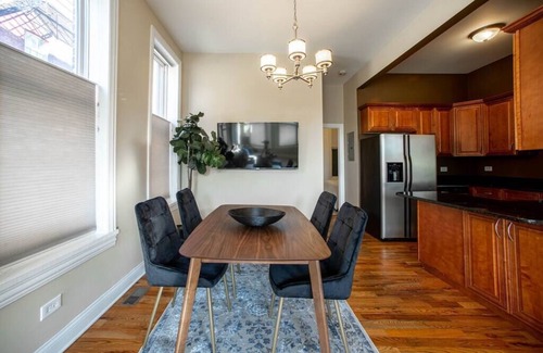 Lower West Side Apartment | Getaway in the Heart of Pilsen Chicago