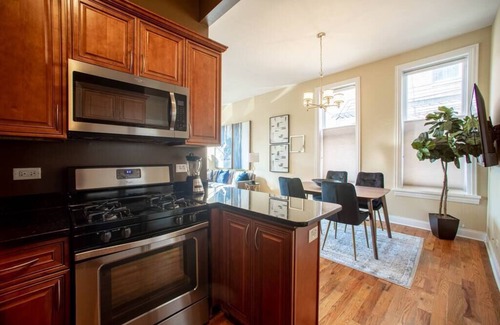 Lower West Side Apartment | Getaway in the Heart of Pilsen Chicago