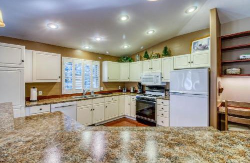 Hailey House | Getaway on Mariposa