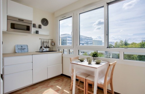 Ile de Nantes Palais des Congres Apartment | Getaway on Nantes island overlooking the Loire