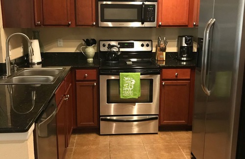 Paradise Valley Village Condo | Getaway -Relaxing, Clean and Simply Decorated 2nd Floor Condo -30 days minimum