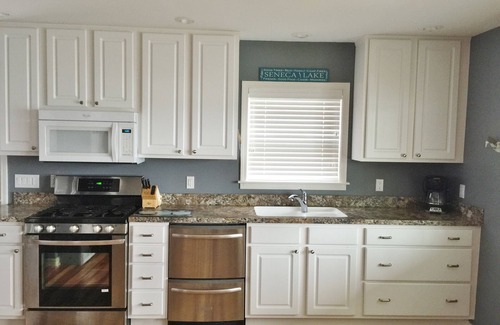 Town of Torrey Cottage | 'Getg Inn' Comfortable Cozy Lakefront Property-Beautiful View