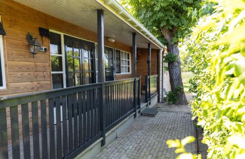 Spijkenisse House | Gezellig ruim landelijk huisje aan het water