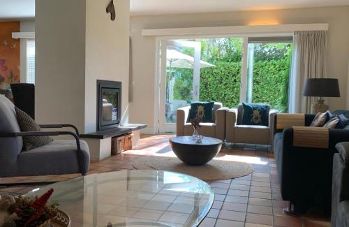 Den Ham Villa | Gezellige Ruime Villa incl Hottub Sauna en Gamesroom
