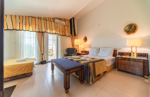 Kaluđerac House | GH Leonardo - Triple Room with Sea View