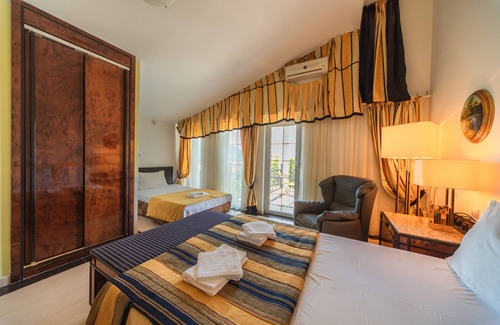 Kaluđerac House | GH Leonardo - Triple Room with Sea View