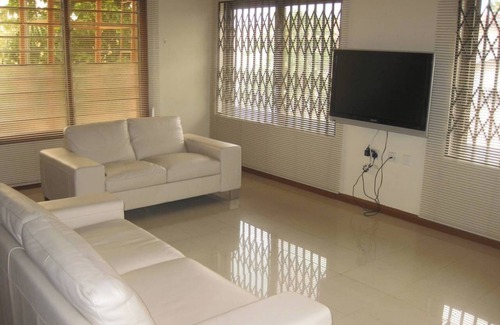 Adenta House | Ghouse room C Ideal For Friends family And Corporate