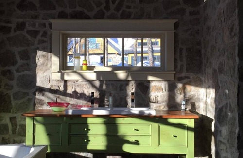 Sainte-Marguerite-du-Lac-Masson Bed & Breakfast | Gite du Grand Peintre Gordon Harrison