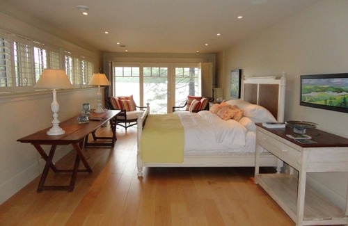 Sainte-Marguerite-du-Lac-Masson Bed & Breakfast | Gite du Grand Peintre Gordon Harrison
