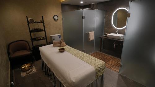 Gandhinagar Hotel | Gift City Club, a member of Radisson Individuals