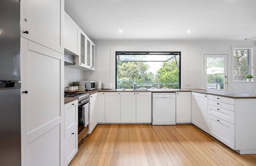 Somers House | Gigglewiggy, Somers - 1 NIGHT FREE!* - Peaceful coastal sanctuary, linen included