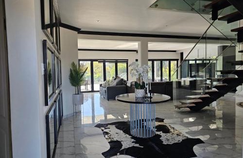 Sasolburg Villa | Gillino Vaal River Luxury Retreat