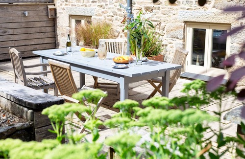 Redruth House | Gilly Barn - Three Bedroom House, Sleeps 6