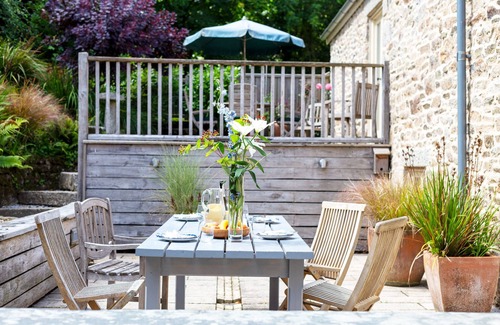 Redruth House | Gilly Barn - Three Bedroom House, Sleeps 6