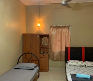 Kuala Tahan House | Ginger Guest Room