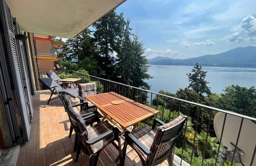 Gonte Apartment | Gioia apartment with lake view and pool
