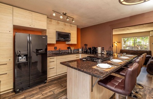 Castle Park Condo | Giraffe House Chula Vista