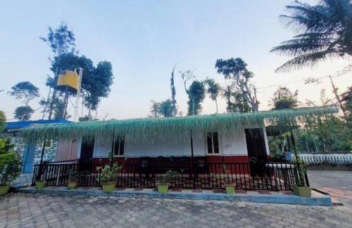 Mudigere House | Giri Darshini Homestay - Simple Rooms with Pool & Private Falls