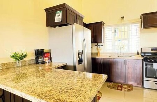 Falmouth Villa | Girls Trip ! Stay, Play and Eat $29PP