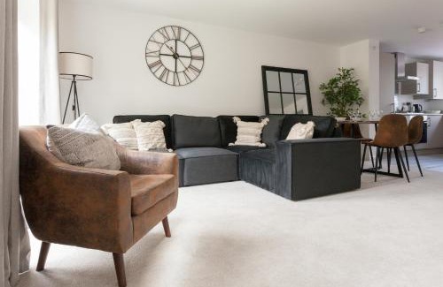 Runcorn House | Girton - Great for Contractors