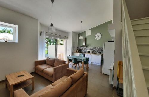 Balanzac Apartment | Gite 4 personnes avec piscine entre Saintes et Royan