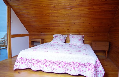 Saint-Evarzec House | Gite 6/7 pers à l'escale des elfes, with covered and heated swimming pool and garden