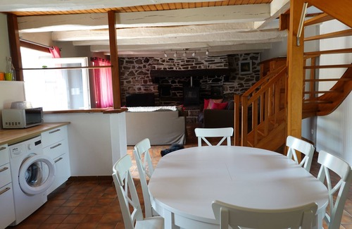 Dineault House | Gite 6 people in the heart of nature.