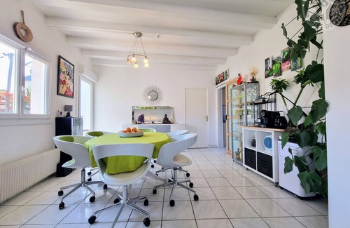 Bezons Cottage | Gite Argenteuil, 3 bedrooms, 6 persons