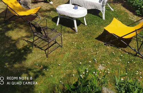 Genets Cottage | Gîte Baie Bonheur in the heart of Genêts 5 minutes from the start of the crossings to the mountain