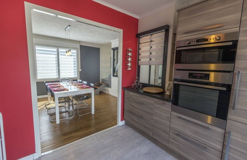 Downtown House | Gite Brest proche centre ville Brest - 150m2 - a 7 km aéroport - 2 km de la gare