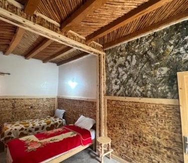 Tilougguite Hotel | Gite Cathedrale Imsfrane