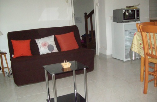 Brion Cottage | Gite de la tour 50m² in brion in the autunois 1 bedroom 5 sleeps
