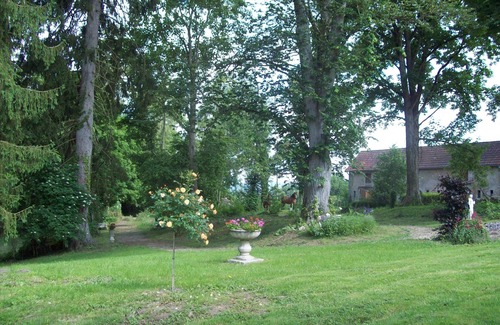 Brion Cottage | Gite de la tour 50m² in brion in the autunois 1 bedroom 5 sleeps