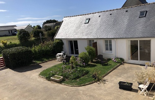 Pouldreuzic Cottage | Gîte in a Brittany hamlet just 2km from the ocean