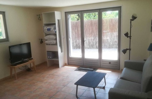 Entrechaux House | GITE IN FULL NATURE