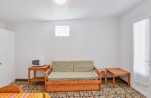 Saint-Savinien House | Gîte in holiday park with swimming pool