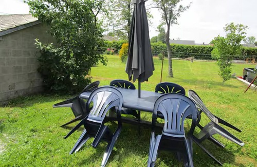 Bourg-Fidele House | Gîte La Demoiselle, house in the heart of the village. Pets welcome!