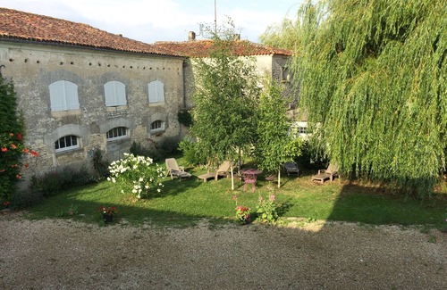Gensac-la-Pallue House | GITE LA FERME FORTIN