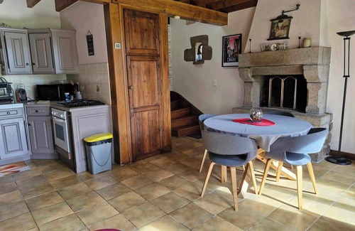 Bonnemain House | GITE LE COIN with swimming pool