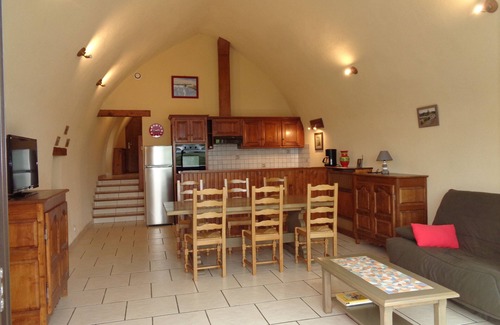 Saint-Andre-de-Vezines Cottage | Gîte Le PAILLER, old barn renovated in a farmhouse