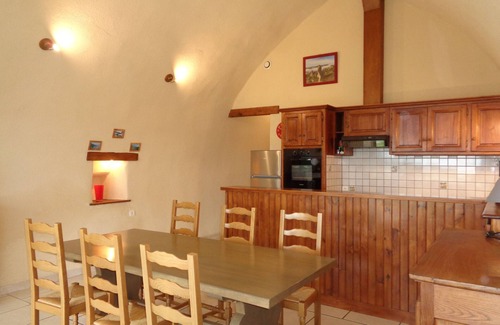 Saint-Andre-de-Vezines Cottage | Gîte Le PAILLER, old barn renovated in a farmhouse