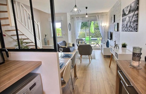 Pleneuf-Val-Andre House | Gite - Le Green - Maison avec Terrasse dans parc avec piscine proche plages et Golf